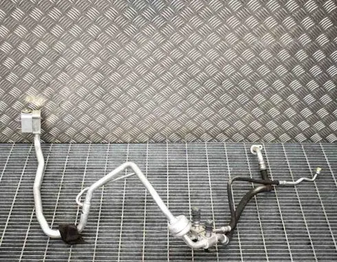 Volvo XC90 Air conditioning (A/C) pipe/hose