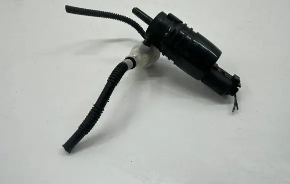BMW X3 G01 Windscreen/windshield washer pump 7388349