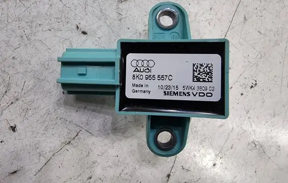 Audi A4 S4 B8 8K Airbag deployment crash/impact sensor 8K0955557C 5WK4380902 102315