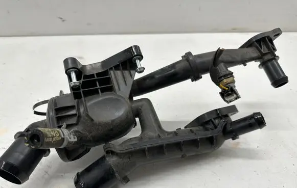 Ford Focus Thermostat/thermostat housing MT5165