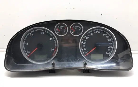 Volkswagen PASSAT B5.5 Speedometer (instrument cluster) 3B0920805A