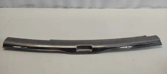 Trunk/boot sill cover protection