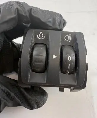Opel Vivaro Headlight level height control switch 251900567R A414547