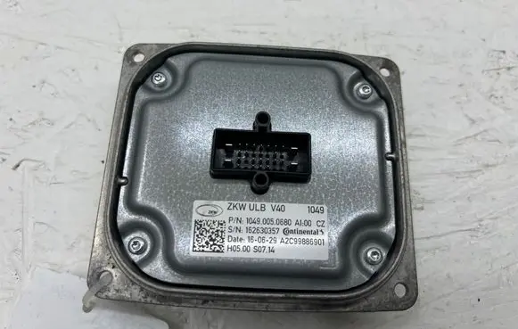 Volvo V40 Light module LCM 10490050680