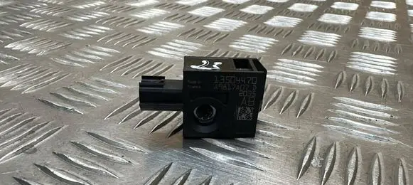 Opel Zafira C Airbag deployment crash/impact sensor 13504470 A9817A07D