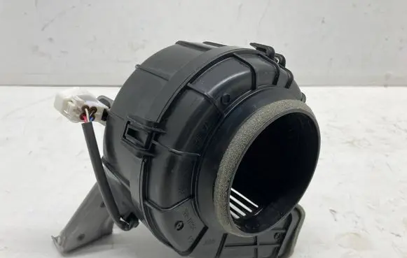 Toyota RAV 4 (XA50) Hybrid/electric vehicle battery fan G923033050 G9230-33050