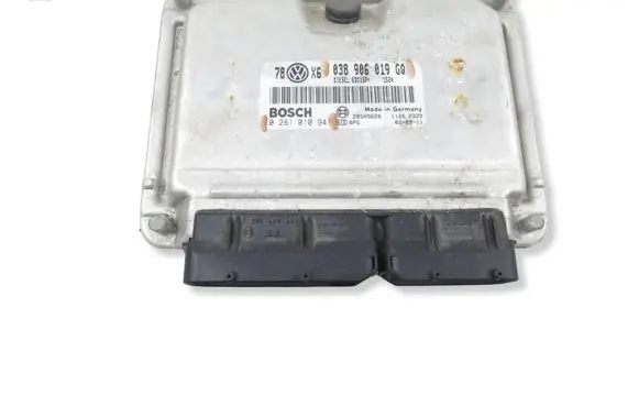 Volkswagen PASSAT B5.5 Engine control unit/module 038906019GQ 0281010941