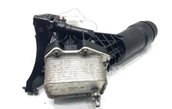 BMW 5 G30 G31 G38 Oil filter mounting bracket 8580417