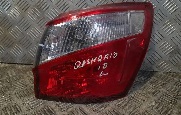 Nissan Qashqai Rear/tail lights 16457