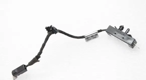 Lancia Thema Aerial antenna amplifier K05091160AA P05091160AA