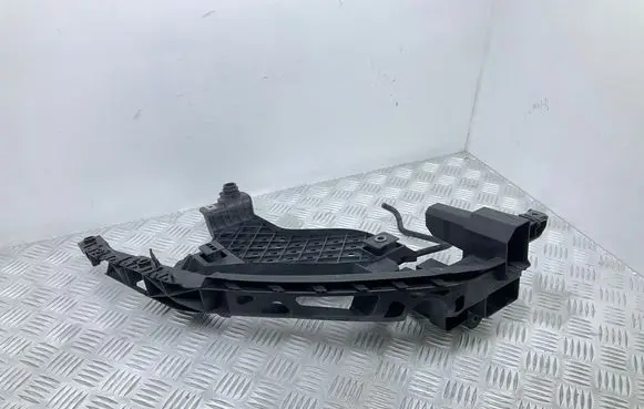 Audi Q3 8U Headlight/headlamp mounting bracket 8U0805608A