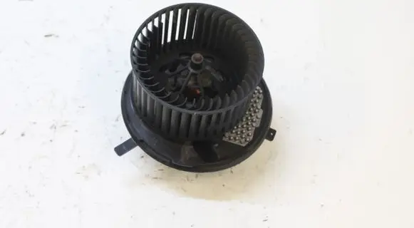 Audi Q3 8U Front door blower motor 1K1820015P5745155