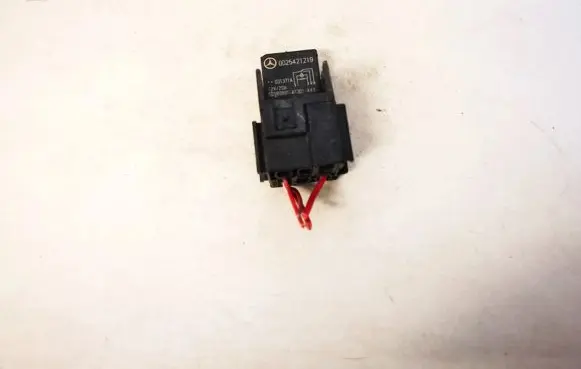 Mercedes-Benz E W211 Other relay 0025421219