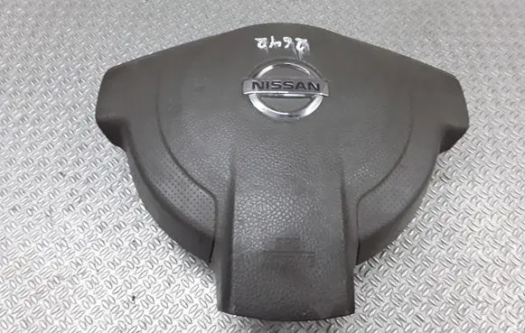 Nissan Prairie Steering wheel airbag