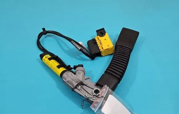 BMW X3 E83 Front seatbelt 33027347 IMPRK1487219