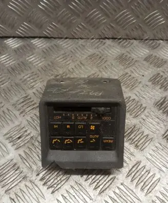 Mitsubishi Pajero Climate control unit MB813318 1464301984