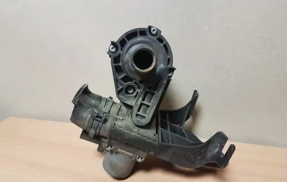 Audi A4 S4 B7 8E 8H Coolant heater control valve 0392023007 4F2959617A