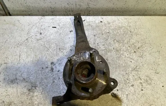 Cadillac CTS Front wheel hub