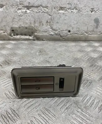 Fog light switch
