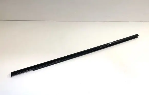 Renault Captur Loading door glass trim molding