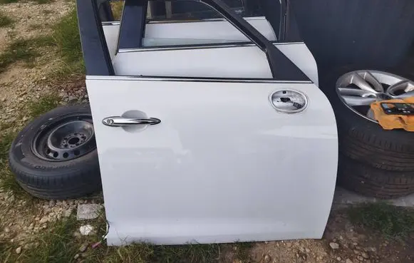 Mini Cooper Countryman R60 Front door