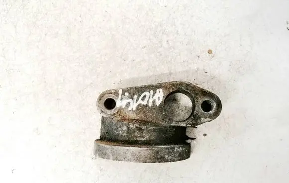 Engine mounting bracket