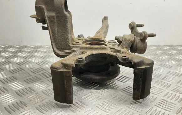 Volkswagen Jetta VI Front wheel hub 5C0256 WHT003856