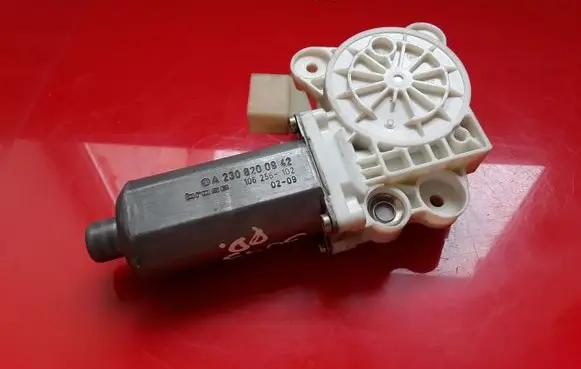 Mercedes-Benz CLK A209 C209 Front door window regulator motor A2308200942 106256102 0130821920