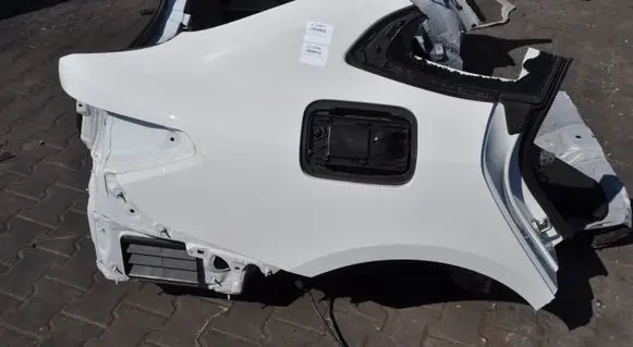 BMW i4 Front quarter panel
