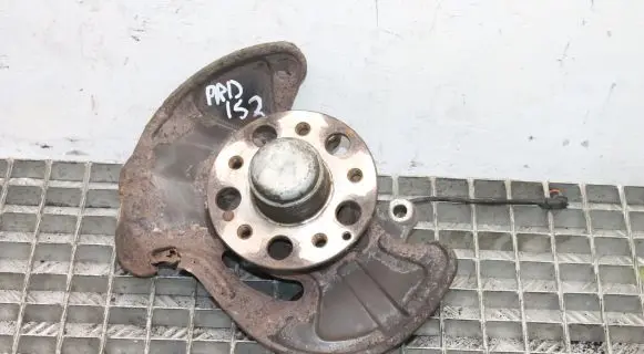 Mercedes-Benz CLC CL203 Front wheel hub