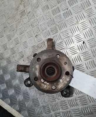 Mercedes-Benz Vito Viano W638 Front wheel hub