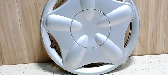 Renault Scenic I R14 wheel hub/cap/trim 7700834968