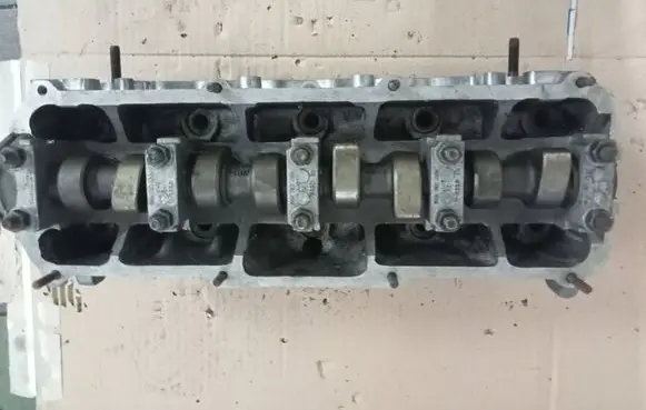 Volkswagen Golf II Engine head 049103373