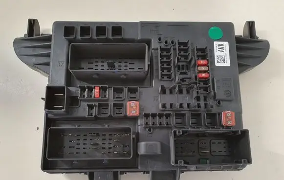 Opel Insignia A Fuse module 22737768