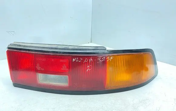 Mazda 323 F Rear/tail lights