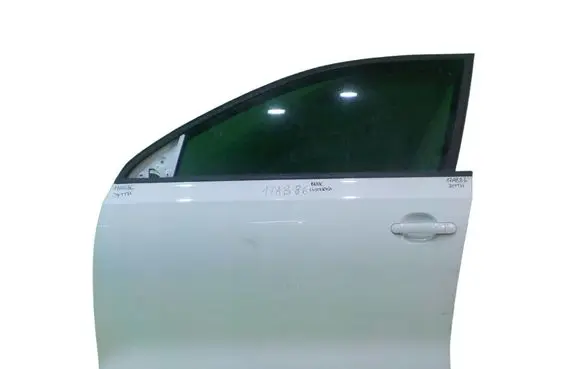 Volkswagen Jetta VI Front door PRZOD LEWE