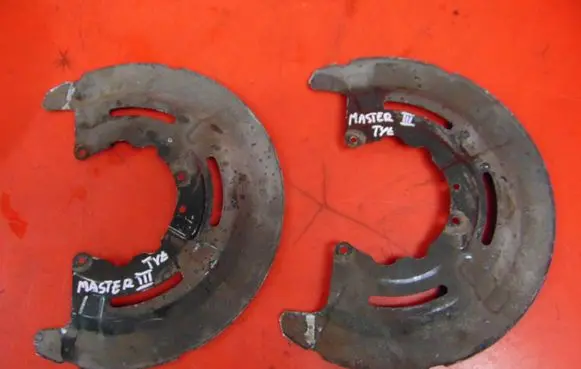 Renault Master III Rear brake disc plate dust cover 441510001R