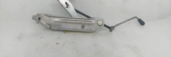 Opel Zafira B Lift Jack 8L0011031A