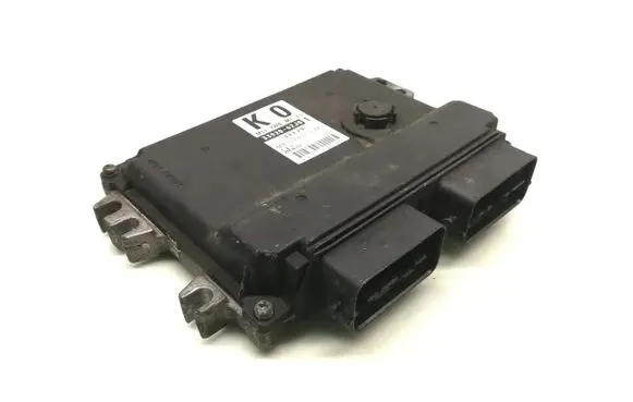 Suzuki Swift I Engine control unit/module 33920-62J01 MB11230-0382