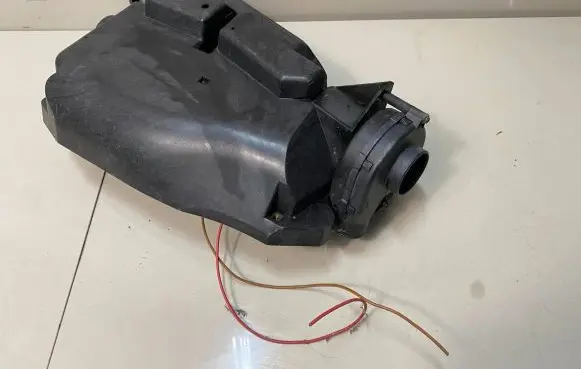 Mercedes-Benz E W210 Intercooler air guide/duct channel 2105400367