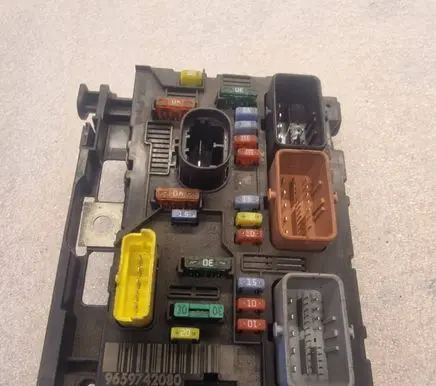Citroen C4 I Picasso BSM Control unit 9659742080 10260059 BSML0600