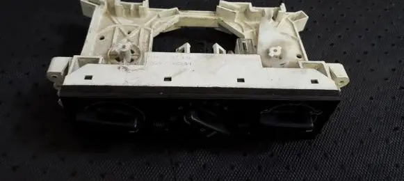 Mitsubishi Space Star Climate control unit MR262492