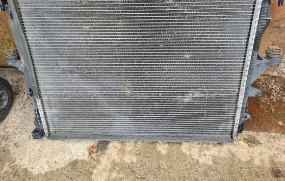 Audi Q7 4L Coolant radiator 7L6121253B