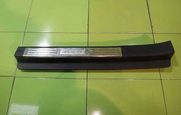Mazda MX-5 NC Miata Side skirt front trim NE5168720 DP72