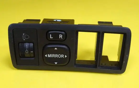 Toyota Corolla Verso E121 Wing mirror switch 183574 777665 2S31