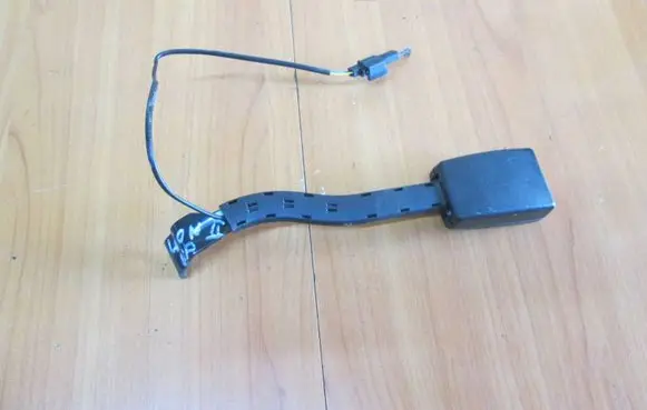Seat Leon (1P) Front seatbelt buckle 5P0857755F