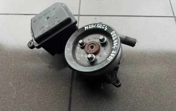 Mercedes-Benz S W220 Power steering pump 34662601