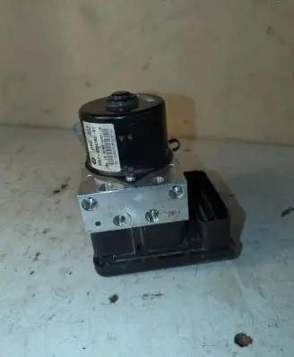 BMW 1 E81 E87 ABS Pump 6784764 10096008393 00040401402