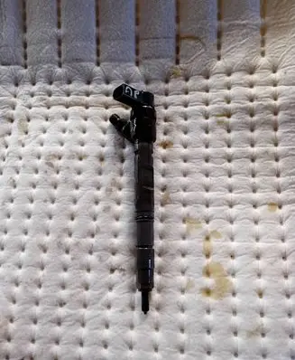 Audi A8 S8 D3 4E Fuel injector 0445110158