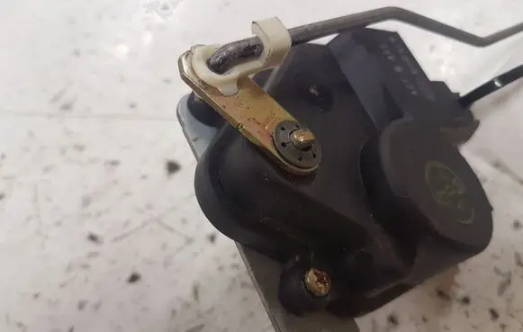 KIA Carens I Central locking motor